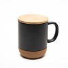 Kubek ceramiczny z bambusową przykrywką, czarny (R85309.02) - wariant czarny