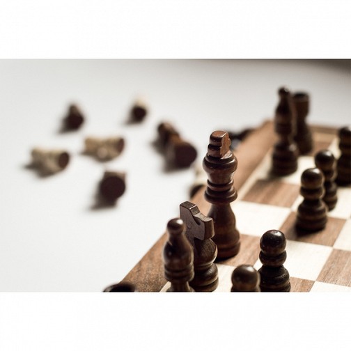 Drewniane szachy, brązowy  (R08854.10)