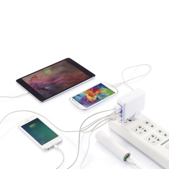 Uniwersalna ładowarka, adapter podróżny (P820.373)