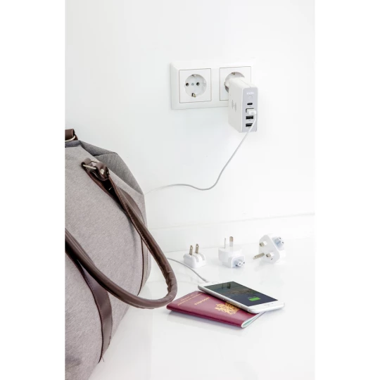 Adapter podróżny, bezprzewodowy power bank 6700 mAh (P820.551)