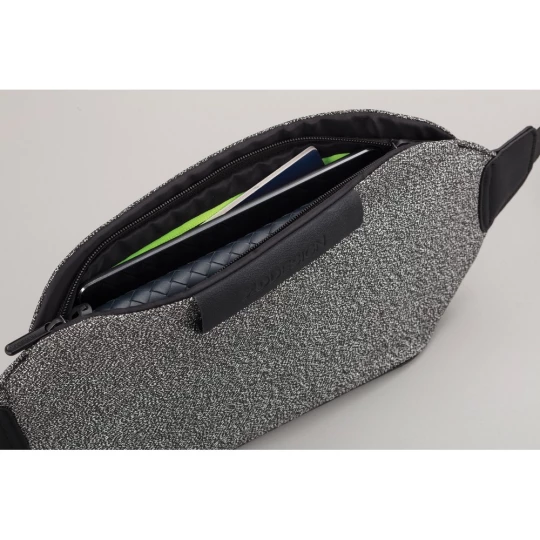 Saszetka zapinana w pasie Urban Bumbag (P730.062)