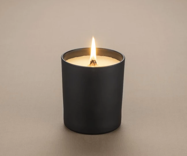 Świeca sojowa 220g - Black Pomegranate - VERA YOUNG (GA-12104-02)