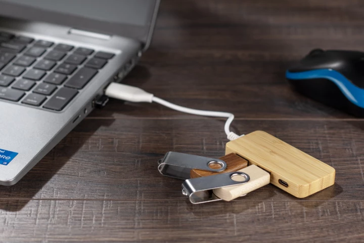 Rozdzielacz bambusowy HUB USB z wymienną wtyczką - RIVO (GA-09170-17)