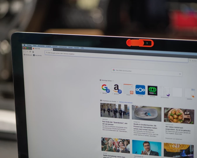 Zaślepka na kamerę w laptopie - czerwony - (GM-22533-05)