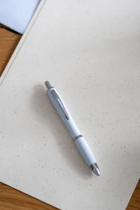 Długopis plastikowy - czarny - (GM-11679-03)