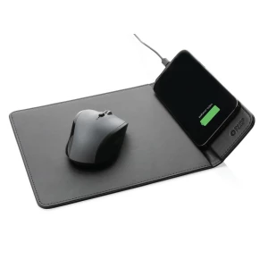 Podkładka pod mysz Swiss Peak, ładowarka bezprzewodowa 10W, PU z recyklingu (P300.241)