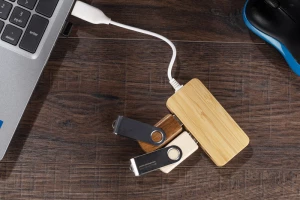 Rozdzielacz bambusowy HUB USB z wymienną wtyczką - RIVO (GA-09170-17)