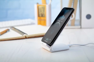 Tarmix ładowarka indukcyjna / uchwyt na telefon - biały (AP721683-01)