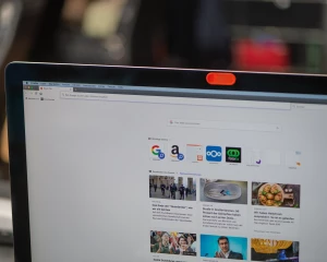 Zaślepka na kamerę w laptopie - czerwony - (GM-22533-05)
