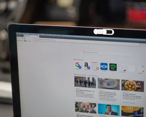 Zaślepka na kamerę w laptopie - biały - (GM-22533-06)